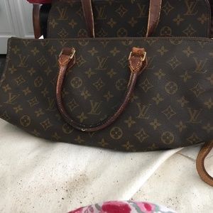 A very rare Vuitton triangular handbag from the 19